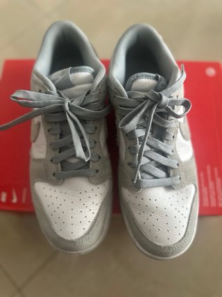 Zapatillas Nike Blancas y Grises