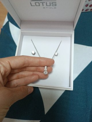 Conjunto Lotus Pendientes y Gargantilla Plata