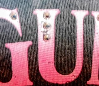 Camiseta Guns N' Roses Gris y Rosa