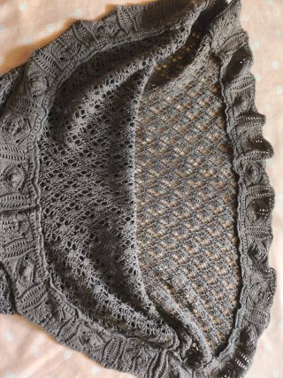 Poncho ZARA calado marrón Talla Única