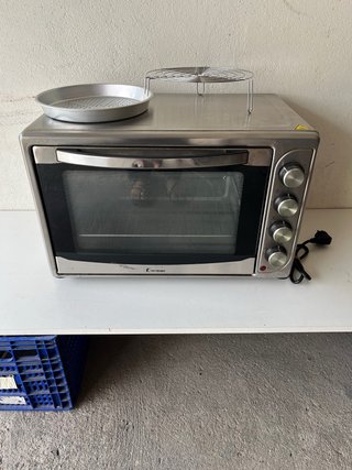 Horno eléctrico plateado
