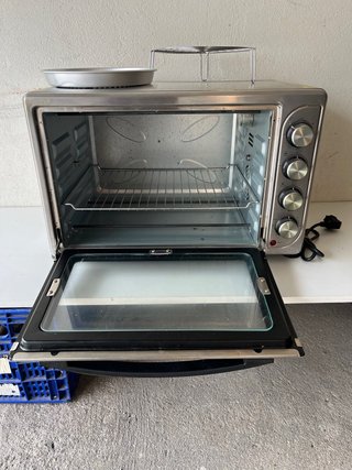 Horno eléctrico plateado