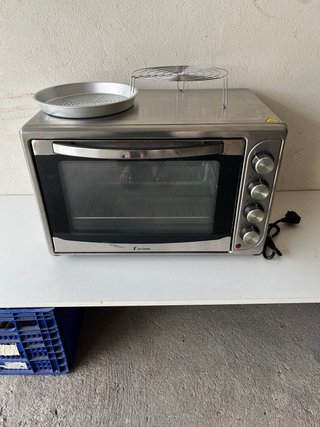 Horno eléctrico plateado
