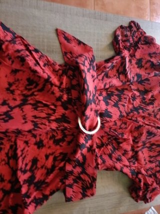 Mono corto Zara estampado rojo y negro