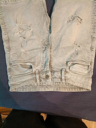 Vaqueros cortos rotos grises Bershka hombre