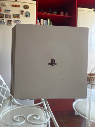 PS4 Pro 1TB Sony Blanca + Juegos