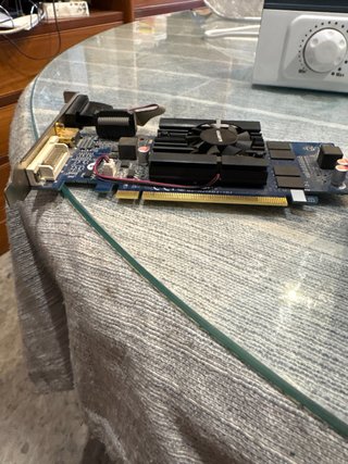 Tarjeta Gráfica Gigabyte GV-N210D3-1GI