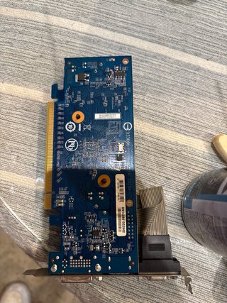 Tarjeta Gráfica Gigabyte GV-N210D3-1GI