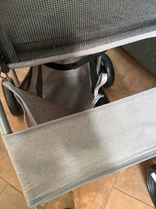 Cochecito para mascotas gris y negro