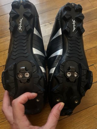 Zapatillas Ciclismo Spiuk Negras y Rojas