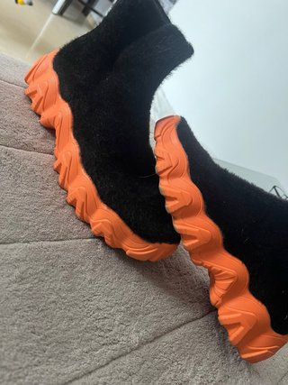 Botines calcetín plataforma negro y naranja