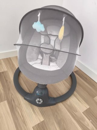 Mecedora para bebé con mosquitera