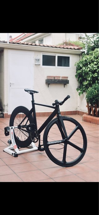 Bicicleta Fixie Negra Ruedas Aerospoke