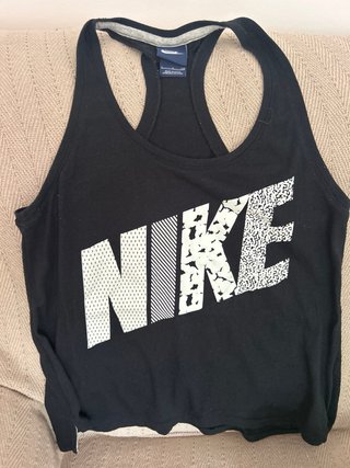 Camiseta tirantes Nike negra