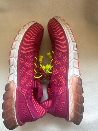 Deportivas Fila rosas y moradas
