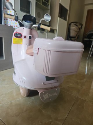Moto Eléctrica Infantil Rosa Estilo Scooter