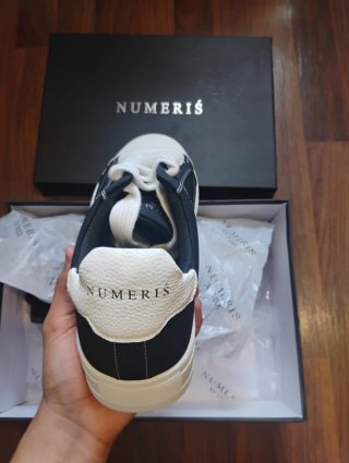 Zapatillas Numeris Negras y Blancas