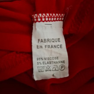 Blusa roja vaporosa capeada