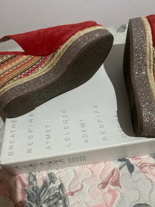 Geox Sandalias Rojas y Doradas