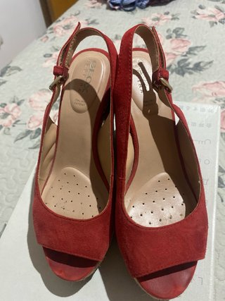 Geox Sandalias Rojas y Doradas