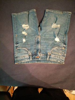 Vaqueros cortos azules rotos Bershka hombre