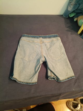 Vaqueros cortos azules rotos Bershka hombre