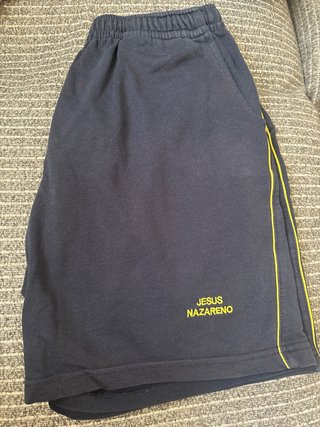 Pantalón corto colegio Jesús nazareno