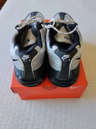 Zapatillas Nike Air 95 Gris y Blanco