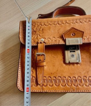 Bolso de piel artesanal