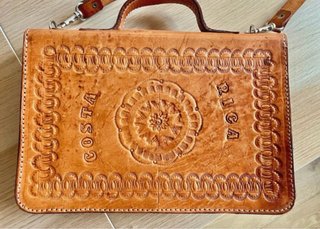 Bolso de piel artesanal