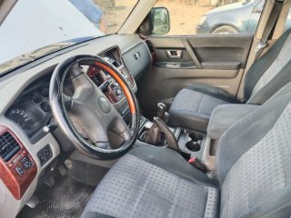 Mitsubishi Montero 2003