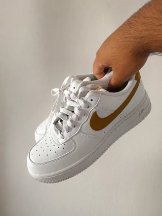 Nike Air Force 1 '07 Blanco Dorado Mujer