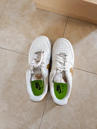 Nike Air Force 1 '07 Blanco Dorado Mujer