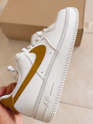 Nike Air Force 1 '07 Blanco Dorado Mujer