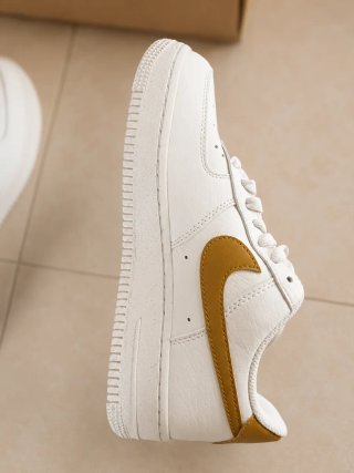 Nike Air Force 1 '07 Blanco Dorado Mujer