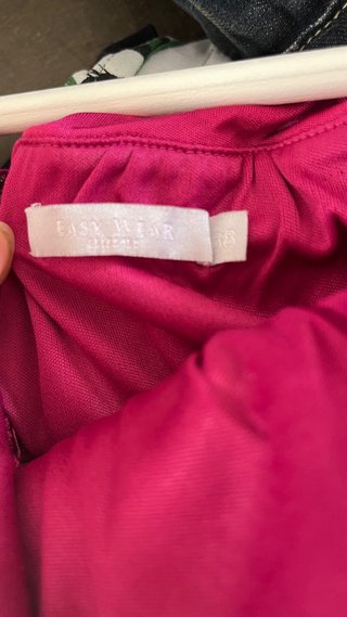Vestido rosa sin tirantes plisado