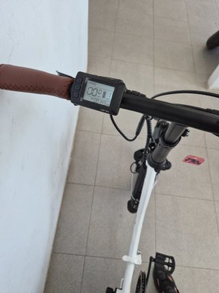 Bicicleta Eléctrica Plegable Blanca