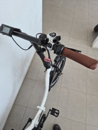 Bicicleta Eléctrica Plegable Blanca