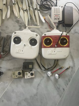 Dji Phantom 2 Drone con Accesorios