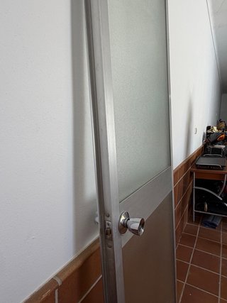 Puerta cristal y aluminio