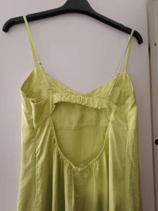 Vestito elegante verde spalline sottili