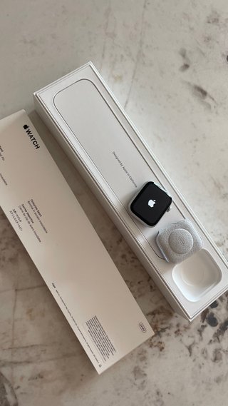 Apple Watch Series 4 44mm GPS + Cellular