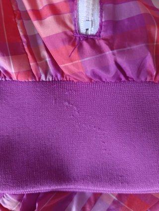Chubasquero a cuadros rosa y morado