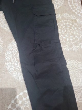 Pantalón cargo Pull&Bear negro