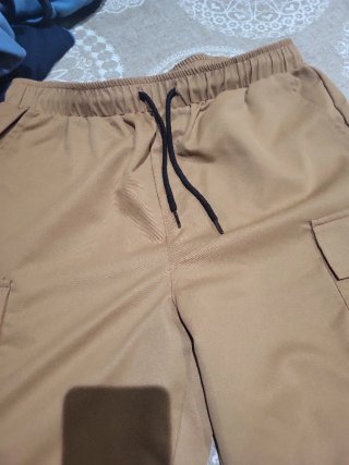 Pantalón corto cargo Shein color camel