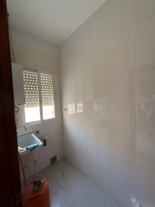 Se vende casa con huerto.