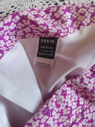 Falda larga estampada con abertura