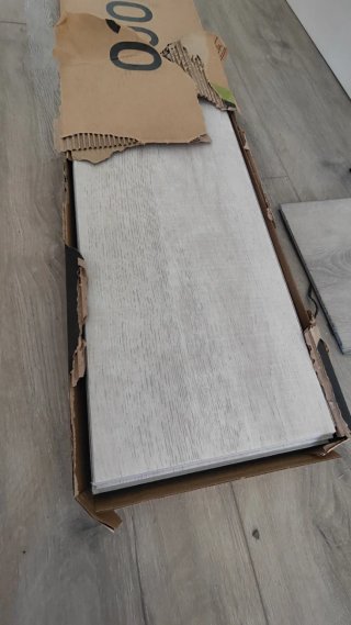 Caja Suelo Vinílico Regal Plus 70