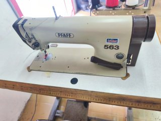 Máquina de coser industrial Pfaff plana