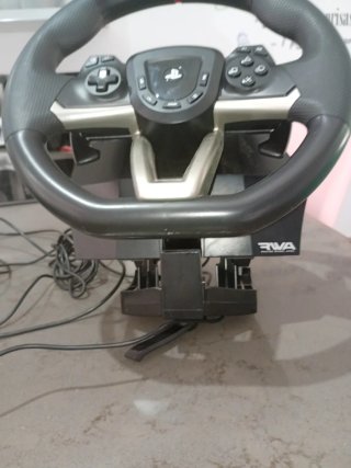 Volante Thrustmaster PS4/PS5/PC + Pedales